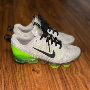 Nike VaporMax FlyKnit Sneakers